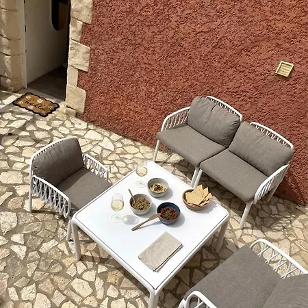 Petit Cocon Avec Terrasse Privee, Piscine, Riviere شقة